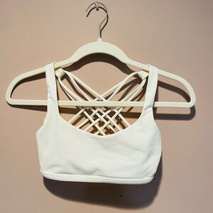 Lululemon White Sz 4 Free to Be Bra - Wild Light Support, A/B Cup